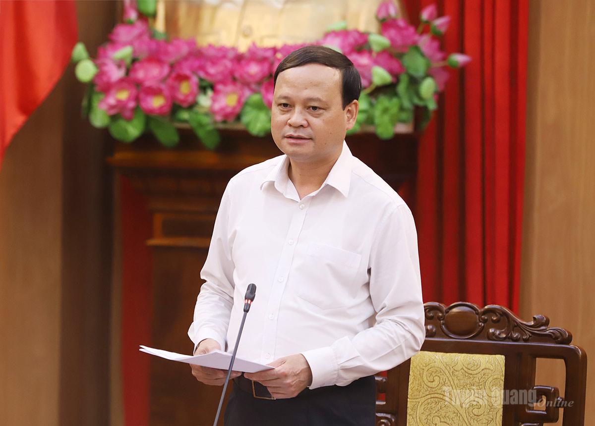 Phó Chủ tịch Thường trực UBND tỉnh Nguyễn Mạnh Tuấn điều hành phần thảo luận của các doanh nghiệp FDI